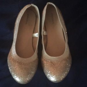 Going Away Sale! Closing down Sunday night!!